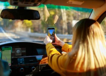 How to Create a Well-Equipped Road Trip Toolkit