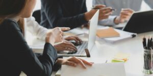 What Poor Internal Communication Costs a Scaling Business: Silent Channels, Lost Revenue