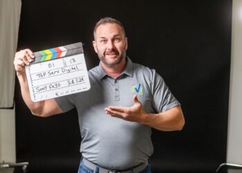 Rebuilding from the Rubble: Leadership Lessons from Jonathan Bannister’s Entrepreneurial Journey