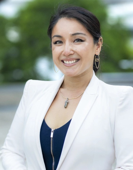 Escape the Corporate Hustle: Andrea Fung on Sustainable Peak Performance