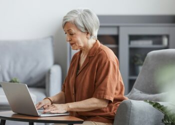 5 Retirement Planning Essentials Every Woman Over 50 Should Know