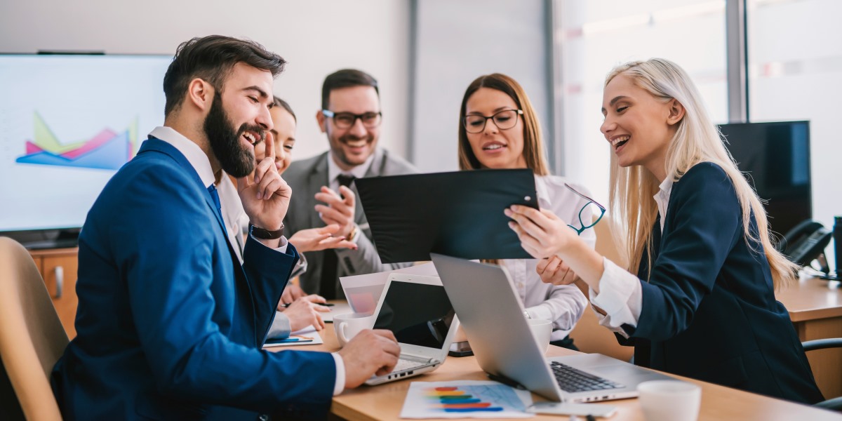 The Shift from Command to Collaboration Modern Leadership in Hybrid Teams (2)