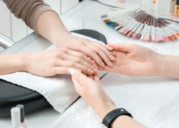 Trends vs. Classics in Manicure Nataliia Zapara’s Professional View on Fashion and Style
