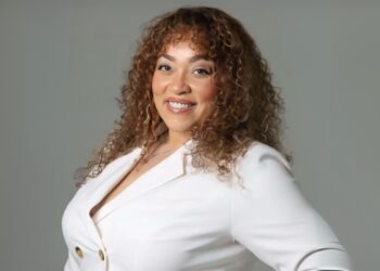 Therapist Nina Ythier Brings Mental Health Care to Clients Directly