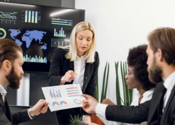 What's the Difference Between a CEO and a COO? Essential C-Suite Clarity