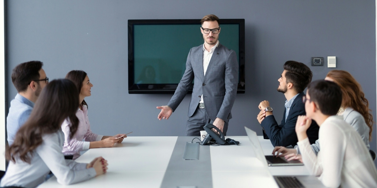 Understanding the C-Suite: The Essential Differences Between CEO and COO