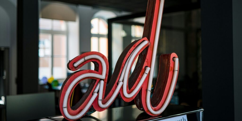 How Revenue Arc Helps Agencies Navigate Economic Downturns with No-Cost Ad Buying