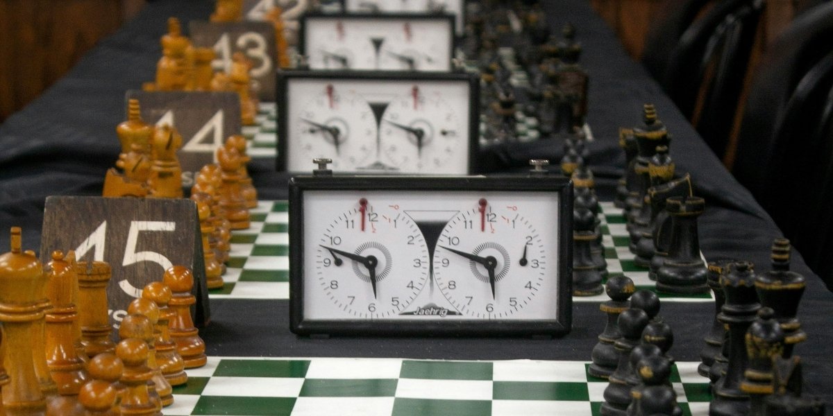 Mind Games: Recognizing Thought Patterns That Resist the Present