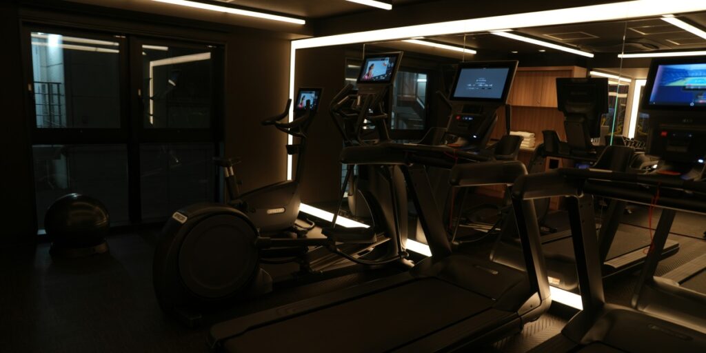 The Foldable Future of Fitness: Why Compact Smart Gyms Are Reshaping Home Workouts