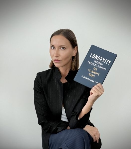 Alexandra Kash’s Approach to Health: Embracing the 15-Minute Movement Habit