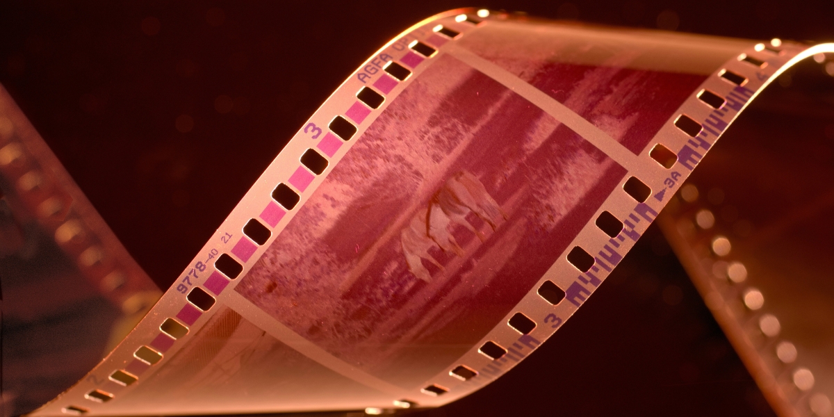 Exploring the Sputtering Process Types, Uses, and Applications with I-photonics