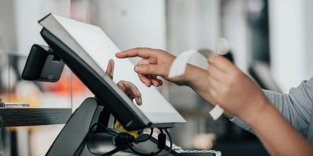 How Can a POS System Improve Full-Service Restaurants' Customer Service