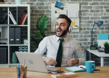 The Multitasking Myth: How Switching Tasks Actually Reduces Cognitive Performance