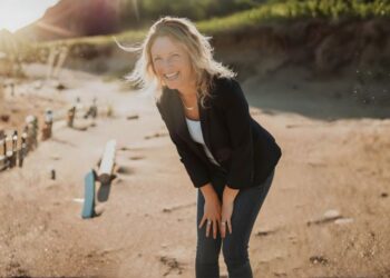 “I’m Not Here to Fix You”: How Erin Snow Is Making Space for the Power of Being Heard