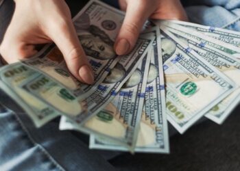 How Robert Kiyosaki Turned Debt into a Powerful Business Lesson