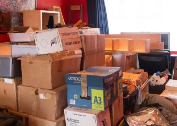 Pre-New Year Decluttering: Why Now Is the Right Moment to Clear Out Paper Chaos