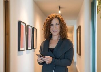 The Calm in the Storm: Leslie Bauer's Two Decades of Guiding Bay Area Clients Through Every Market Shift