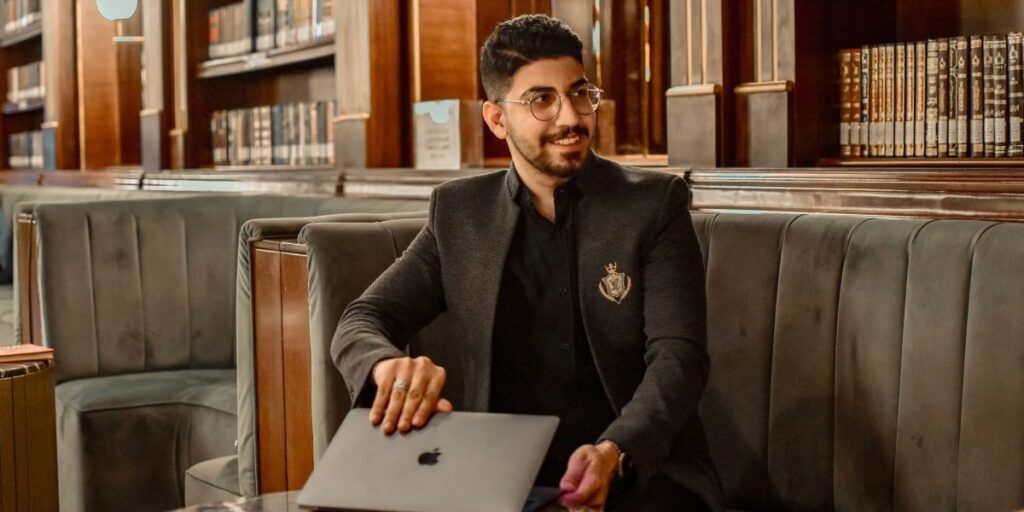 AI and Executive Credibility: How Public Record Registry Helps CEOs