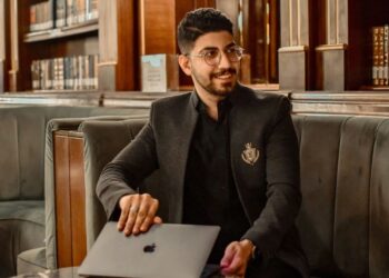 AI and Executive Credibility: How Public Record Registry Helps CEOs