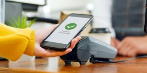 Apple Pay Remains Off Limits at Walmart Despite Growing Demand