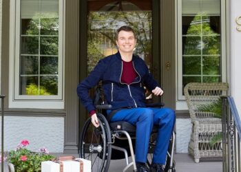 Francesco Clark: Turning Personal Crisis Into a Global Luxury Skincare Brand