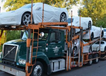 Navigating Auto Transport with Rivalane Services & Costs Explained