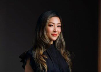 Bonnie Hyde: From Accounting Ledgers to Celebrity Mansions – The Remarkable Journey of LA's Trusted Real Estate Professional