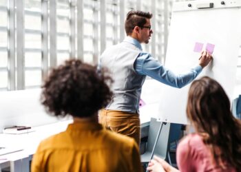 7 Business Lessons from Industries with Razor-Thin Margins