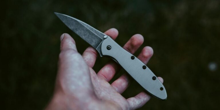 A Family Knife Shop Builds a Modern Collector Culture