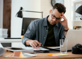 AI CEO Raises Concerns Over Future of Entry‑Level Jobs