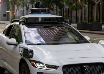 How Uber’s CEO Sees Robot‑Operated Rides Transforming Mobility
