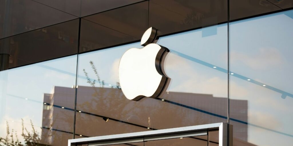 Apple Hires Ex Google Executive to Scale AI Product Marketing