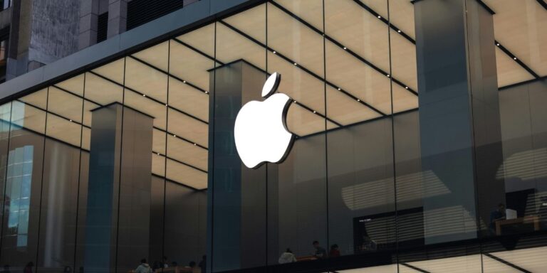 Apple CEO Tim Cook to step down Confirmed in Leadership Transition