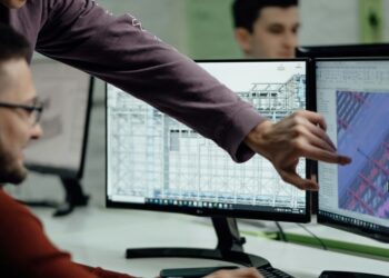 Custom Software Development vs Off-the-Shelf Solutions for Your Business