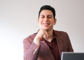 Cutting Through the AI Noise: A Practical Perspective for Business Leaders