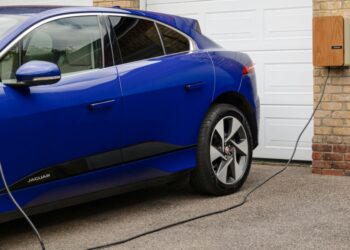 Why Warehouse and Distribution Centers Are Leading the EV Fleet Transition