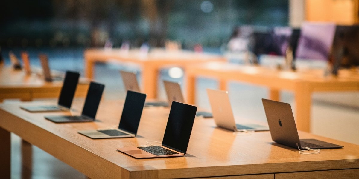 Incoming CEO John Ternus Leads MacBook Neo Launch at Apple