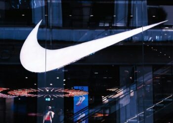 Nike CEO Stock Purchase Signals Confidence in Turnaround Strategy