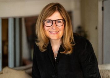 Tracy Doyle , Emotional Wellness Advocate, Resilience Coach & Creator of the Aurora Method