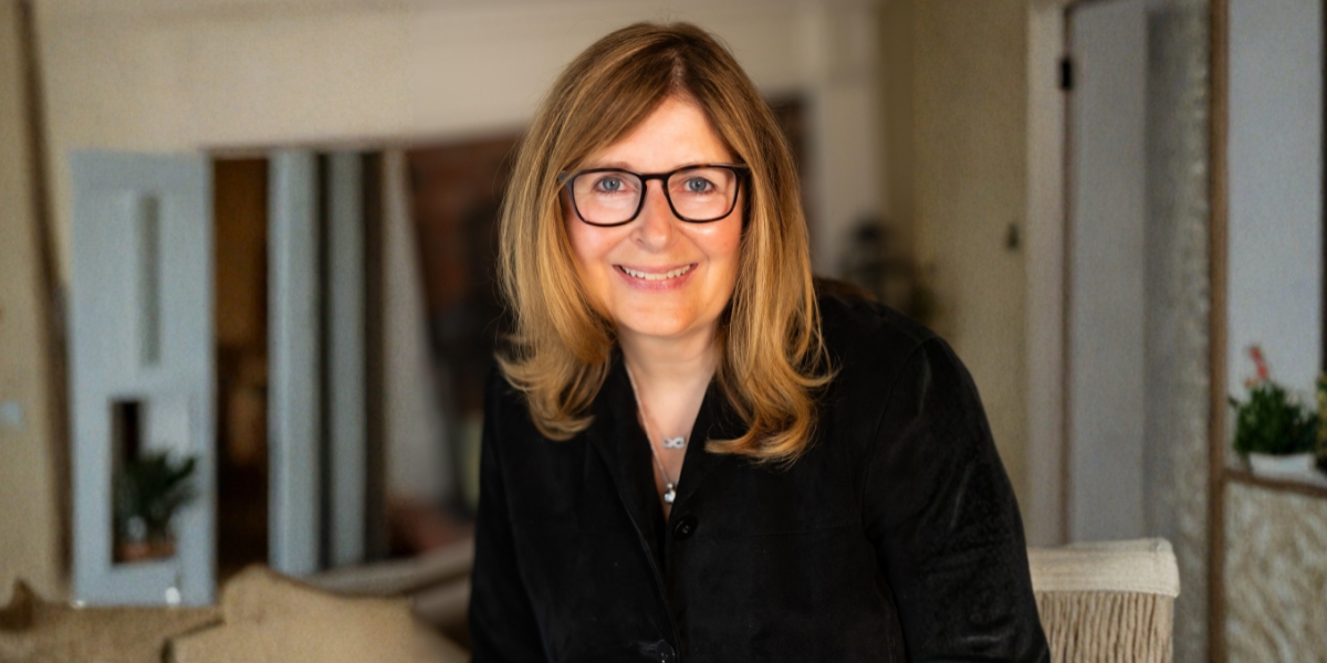 Tracy Doyle , Emotional Wellness Advocate, Resilience Coach & Creator of the Aurora Method
