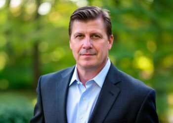 Chas Fox on Empowering Executives, Investors & Founders Through Strategic Advisory