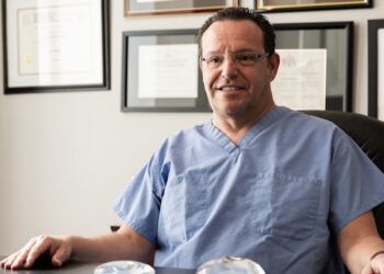 Edelstein Cosmetic Plastic Surgery and Its Role in Professional Training and Surgical Mentorship within Canada’s Evolving Aesthetic Medicine Landscape