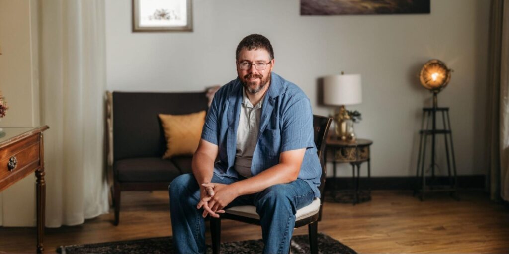 The Agent Who Knows the Dirt and Why Missouri’s Complex Real Estate Deals Land on Charlie’s Desk