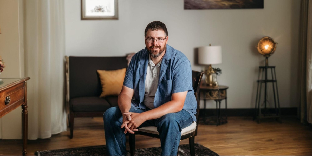 The Agent Who Knows the Dirt and Why Missouri’s Complex Real Estate Deals Land on Charlie’s Desk