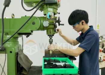 The Operational Challenges Behind High-Mix Low-Volume Manufacturing