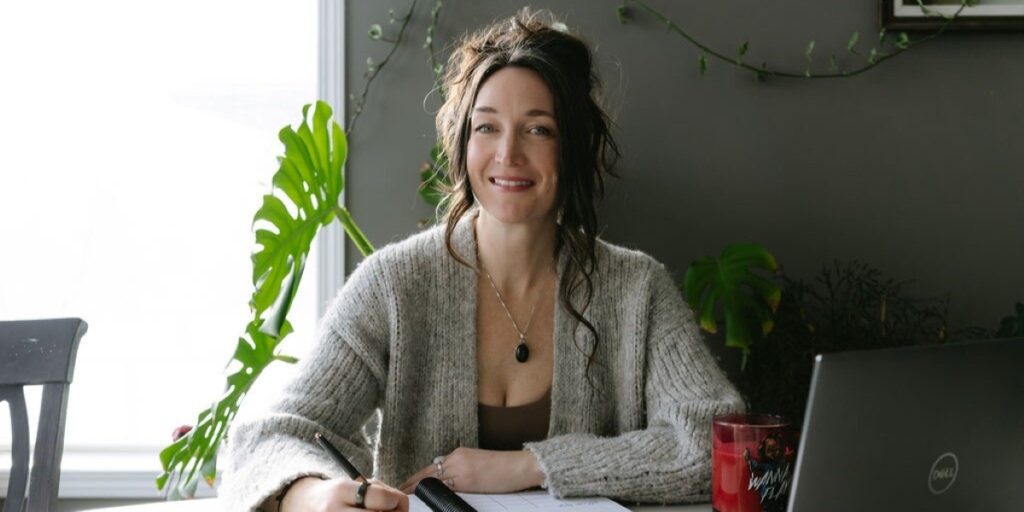 What If Your Fear Is Just Your Intuition in a Bad Mood? Meet Jillian MacKenzie, the Coach Helping High Achievers Lead from the Inside Out