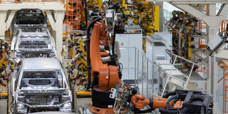 Ford CEO Warns Chinese Carmakers Could Challenge U.S. Market Within a Decade