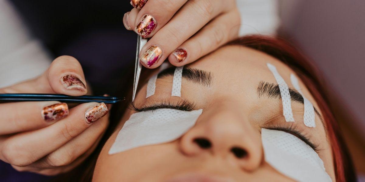 Mastering Isolation and Glue Retention: A Difficult Skill Taught in Lash Courses