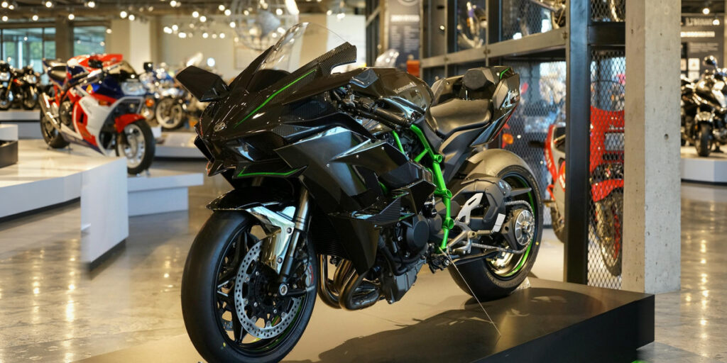 Inside the Engineering That Makes the Kawasaki Ninja H2R Extraordinary