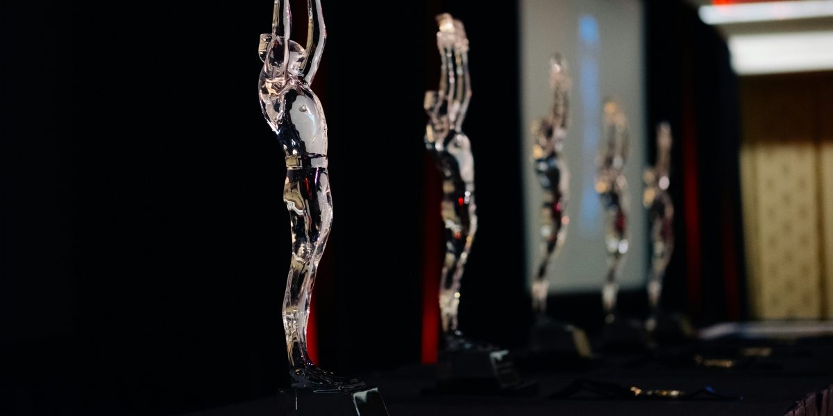 5 Ways Crystal Awards Add Value to Corporate Events and Employee Recognition